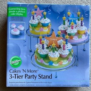 Wilton 3-Tier Party Stand